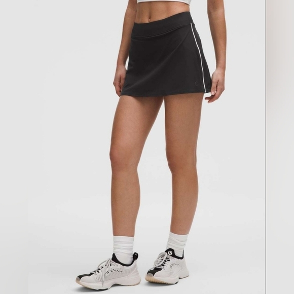 Lululemon High-Rise Lined Mini Skirt Black/ White. - Picture 3 of 12